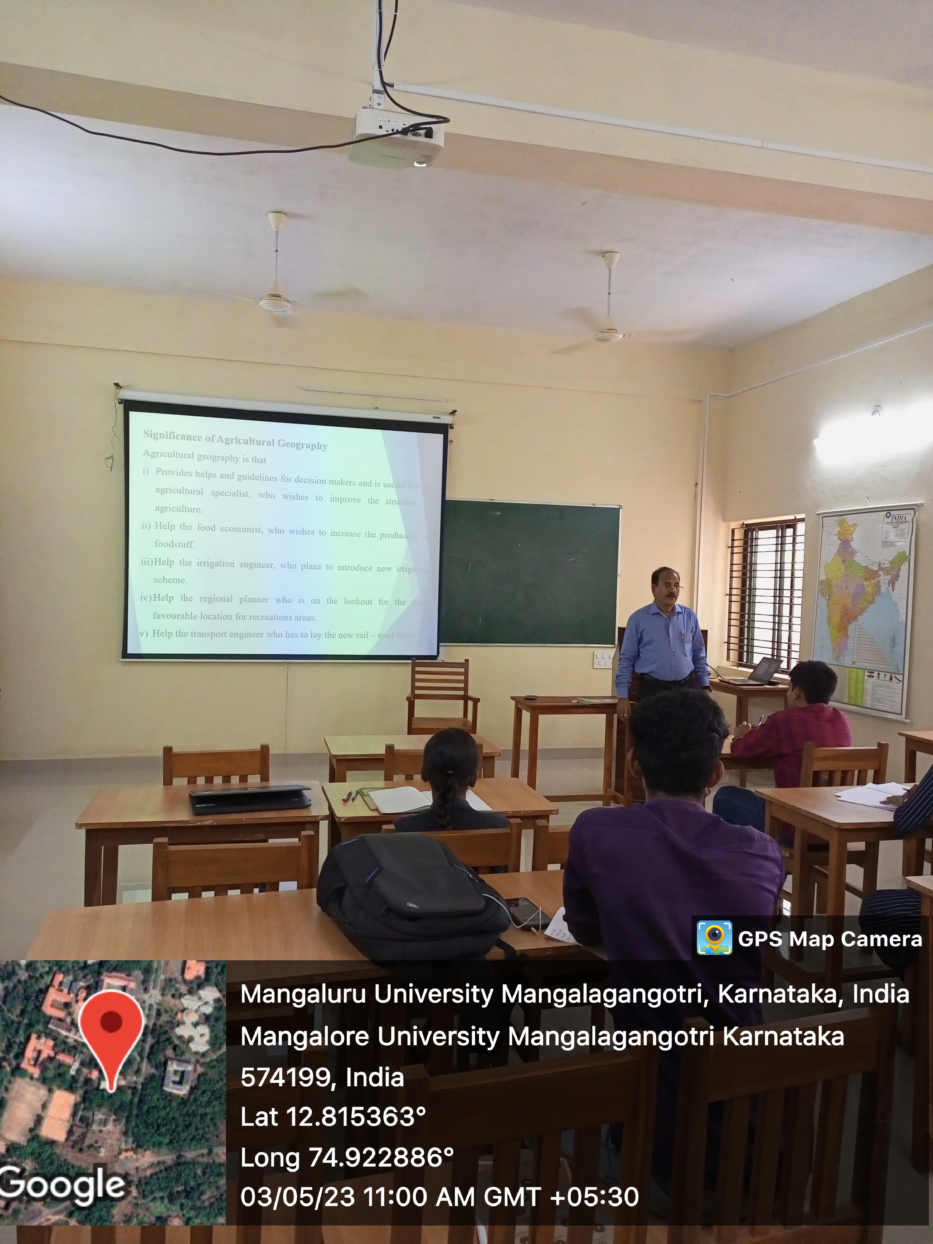 44.Geography_Class_Room-4