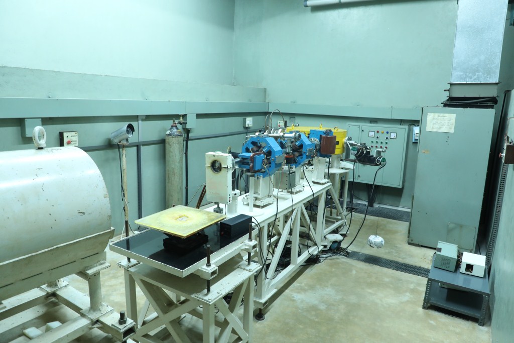 23.Microtron_Lab